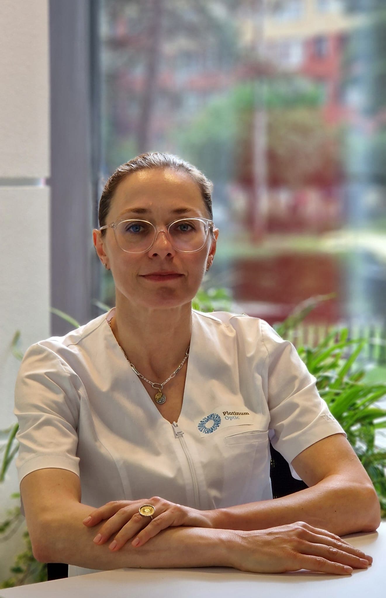 Dr. Laura Mareș